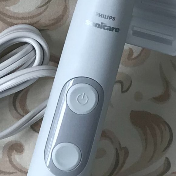 Philips Sonicare Optimal Clean HX6829 Rechargeable Toothbrush – New Without Box - Picture 7 of 7